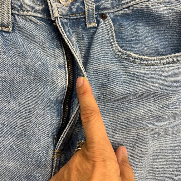 BDG Urban Outfitters High Rise Mom Jeans Medium Wash Distressed Size 27/32 - Picture 7 of 13